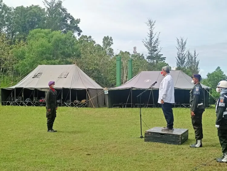 Wakil Rektor III Unand Insanul Kamil memberikan sambutan pada acara pembukaan Pendidikan Provoost Nasional Menwa Mahawira Unand, Jumat (22/10/2021). Genta Andalas/ Riski Wahyudi)