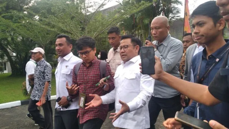 (Muhaimin saat hadir di Universitas Andalas, dalam diskusi bedah visi misi capres cawapres bersama mahasiswa, Senin (4/12/2023).
(Genta Andalas/ Fadhilatul Husni)